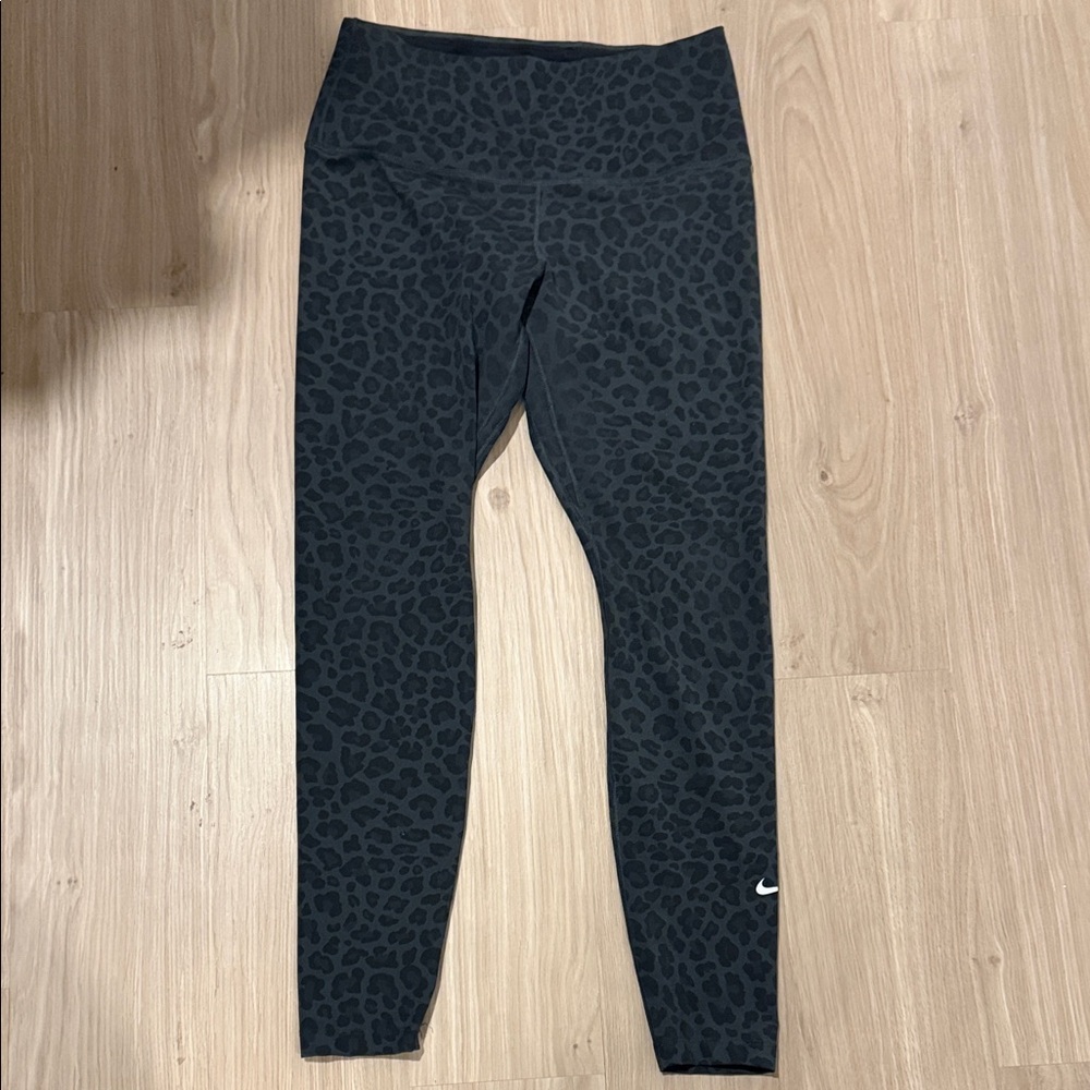 Nike  Charcoal Leopard Leggings